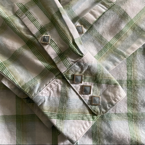 Women’s Ariat Pro Series Button Down with Silver Diamond shaped Enamel Snaps - Picture 3 of 3